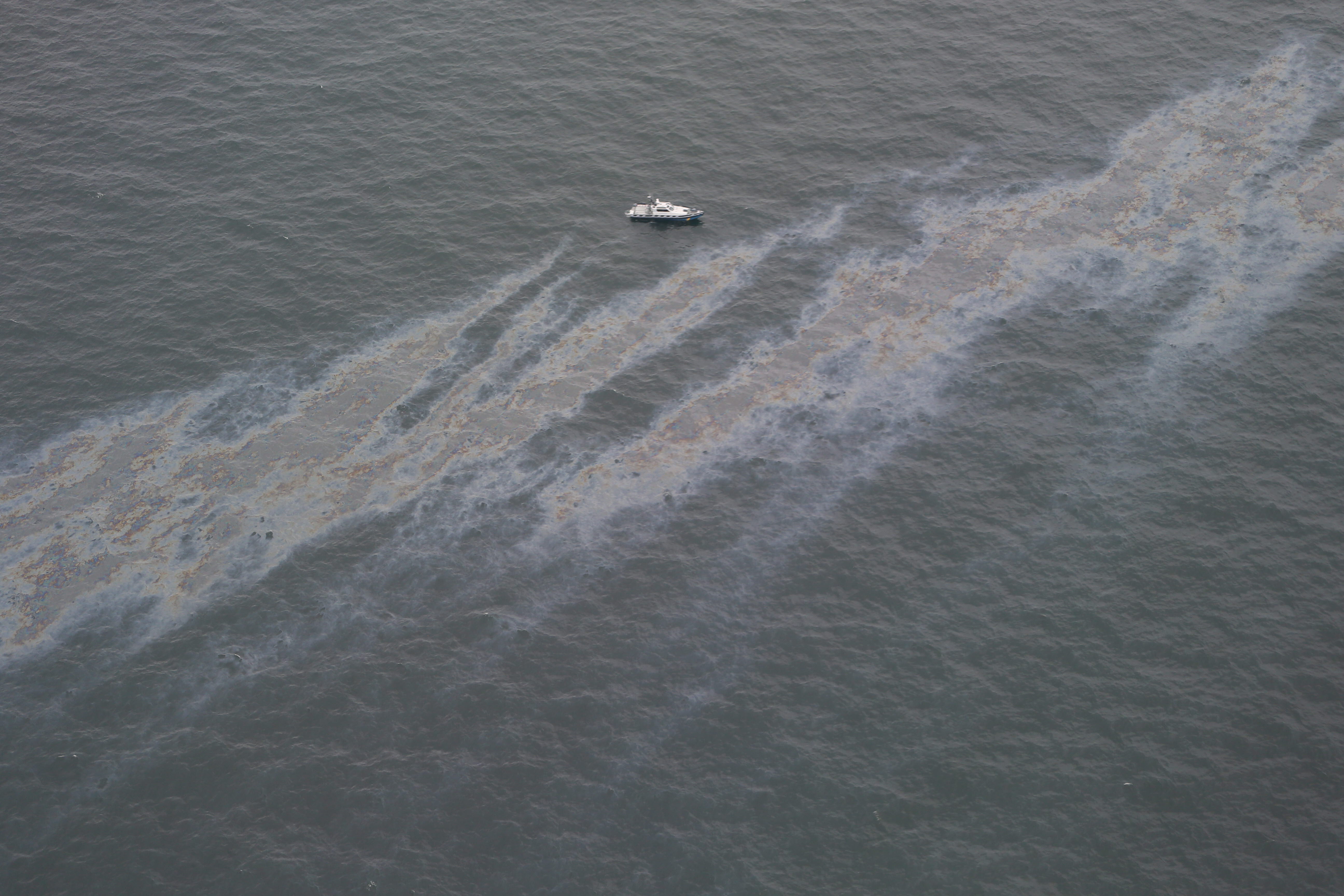 Oljeutsläpp till havs