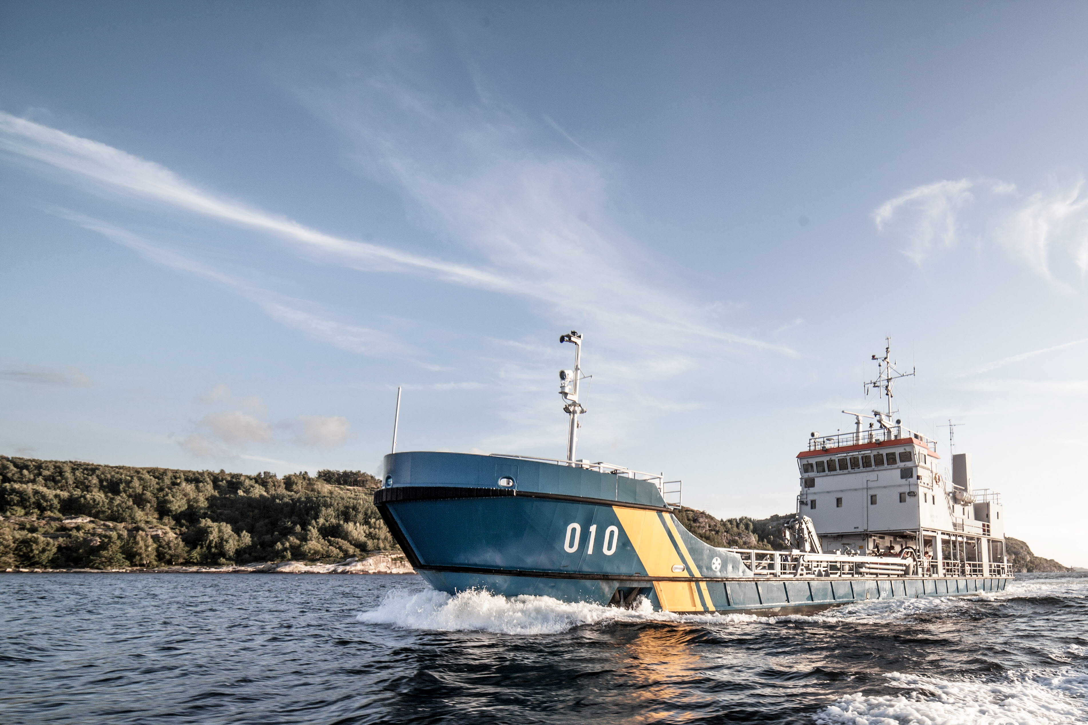 Miljöskyddsfartyg KBV 010 till havs